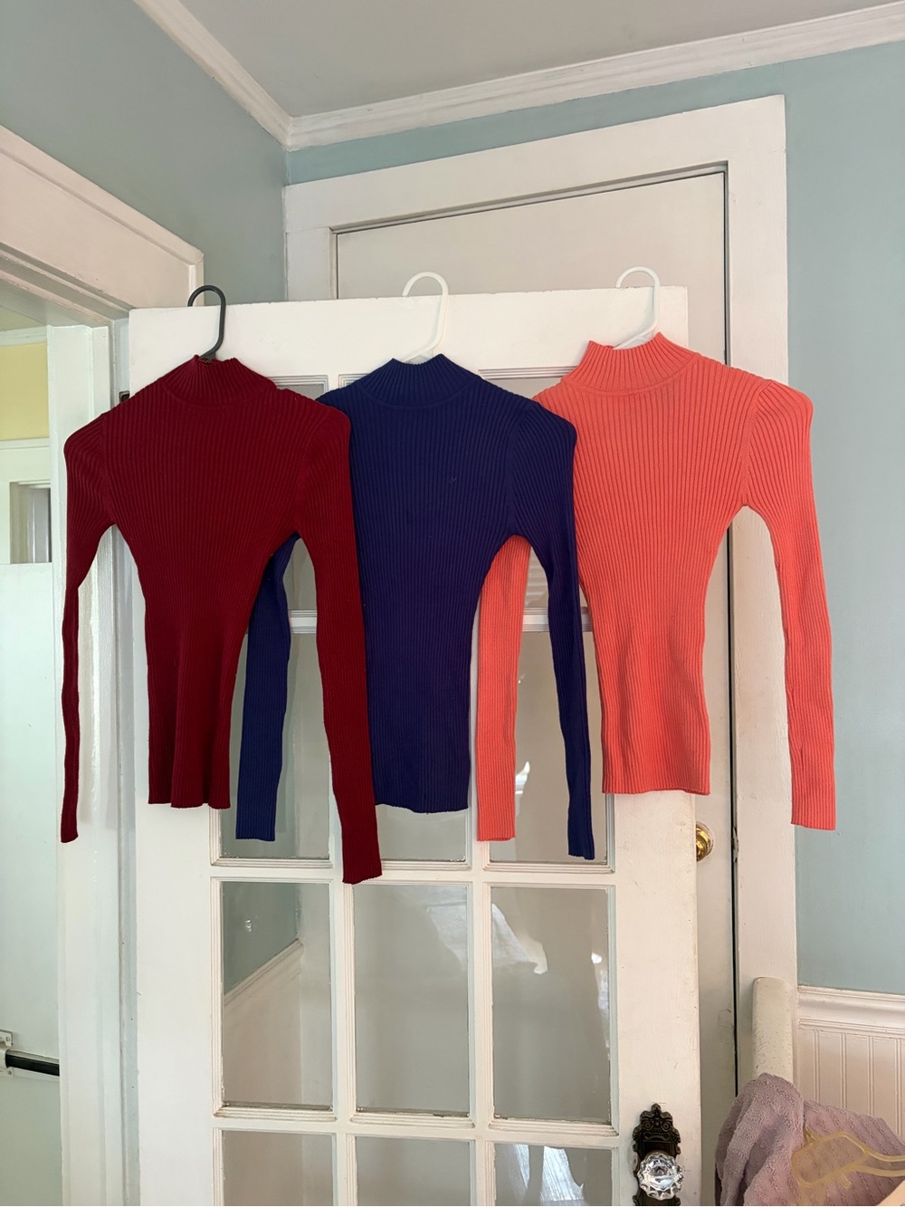 rue21 Coral Ribbed Mock Neck Sweater - Small
Bundle 3